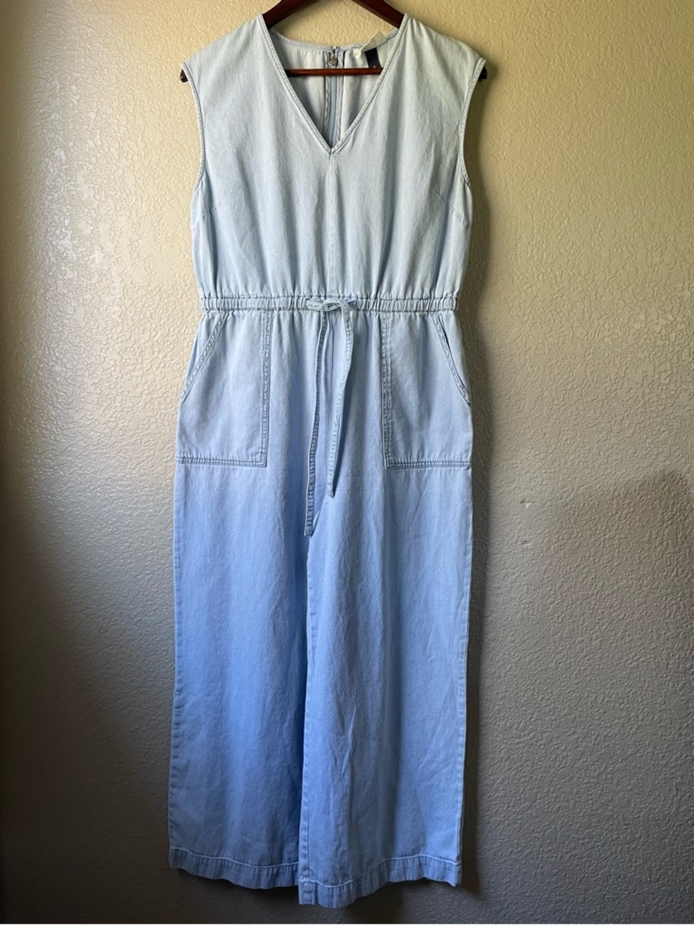 Universal Thread Womens Medium 100% Cotton Sleeveless Wide Leg Chambray Jumpsuit